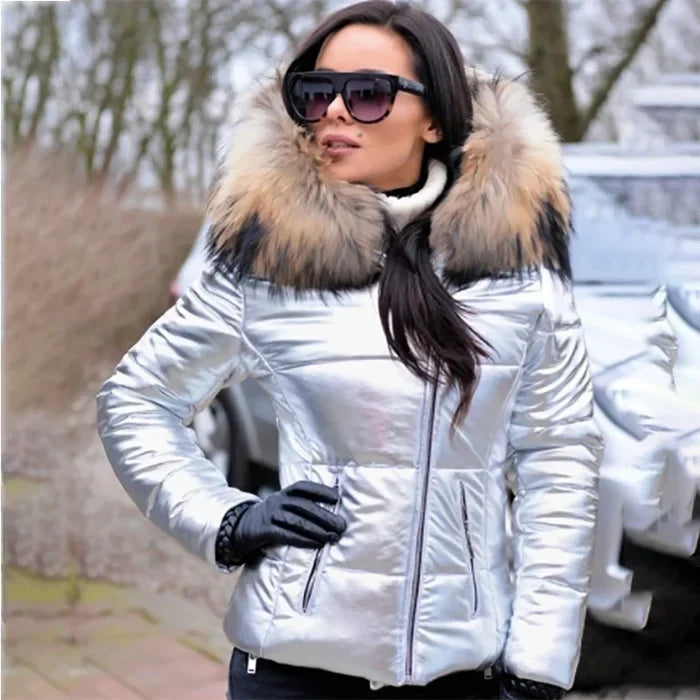 Taillierte Winterjacke mit Kunstfellkapuze | Ideal für den Winter