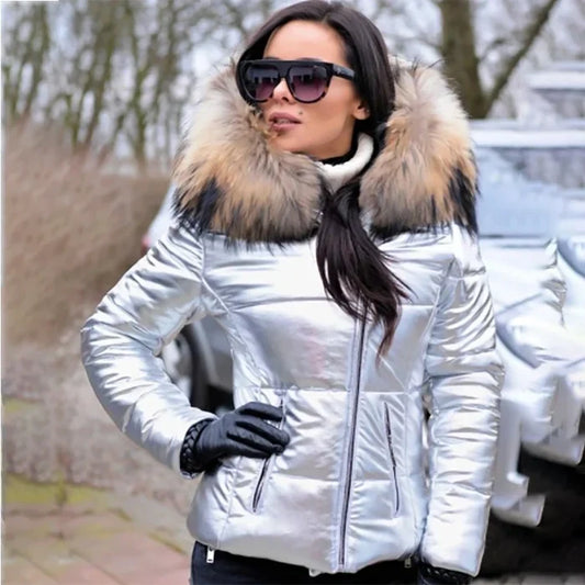 Taillierte Winterjacke mit Kunstfellkapuze | Ideal für den Winter
