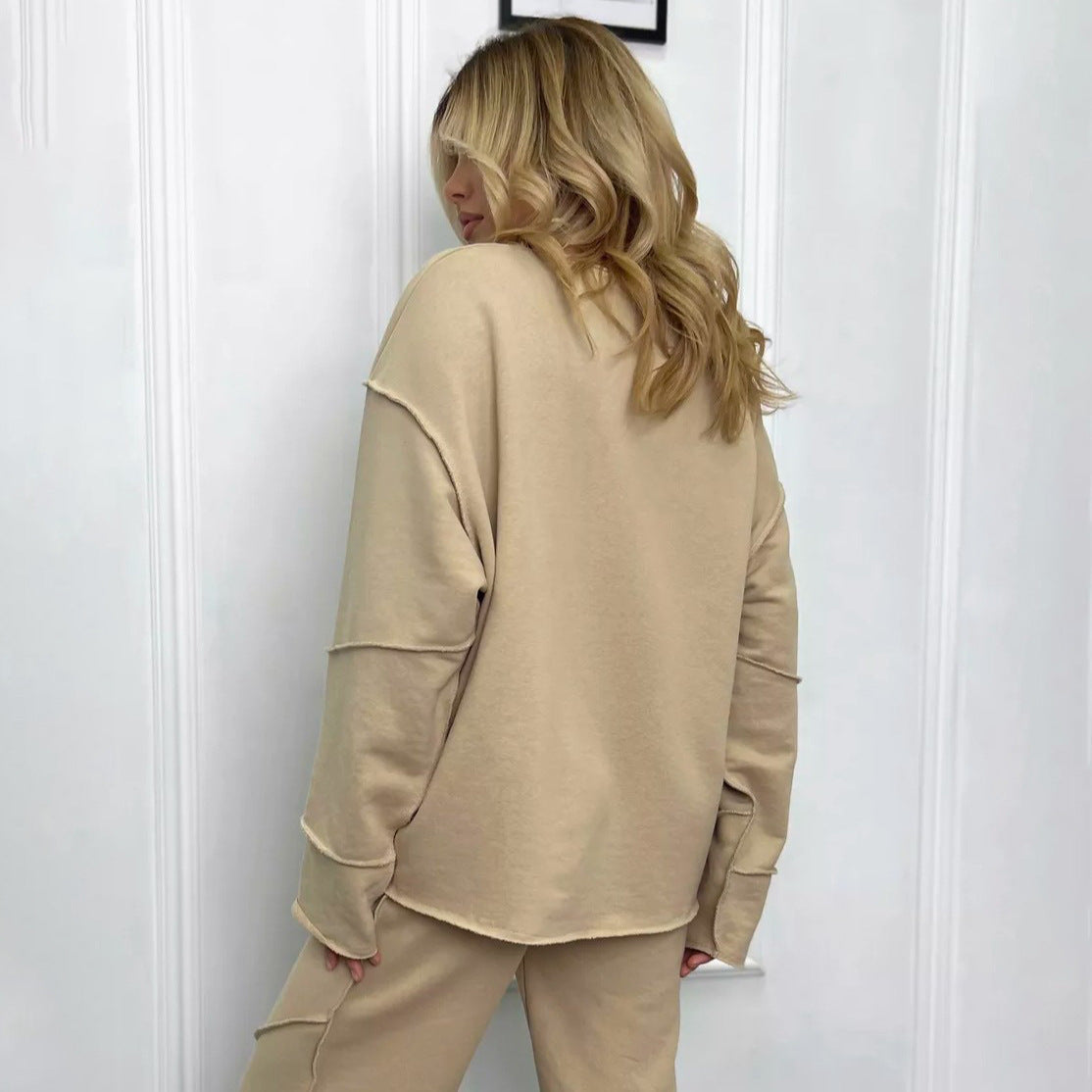 Damen-Strickset für den Herbst mit langärmligem Pullover und Hose mit geradem Bein und Einsatzdetails
