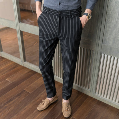 Herren-Anzughose mit Slim Fit, Streifenmuster und geradem Bein