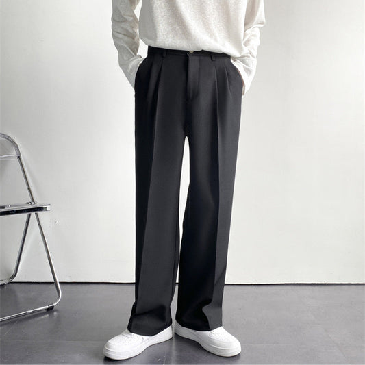 Herren-Stoffhose mit tailliertem Schnitt, Faltenfront und Gürtelschlaufen