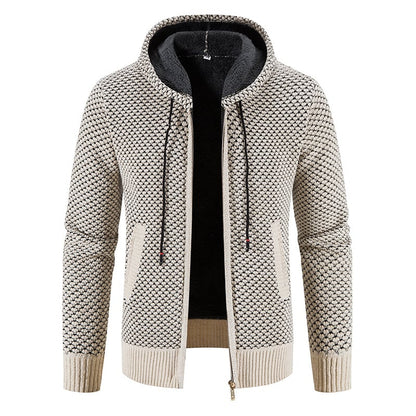 Beige Strickjacke mit Kapuze, Reißverschluss und Taschen. Modisches Design, ideal für Herbst und Winter. Herrenmode, warme Oberbekleidung.