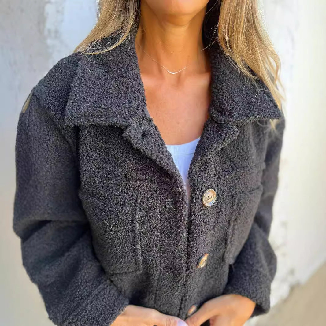 Mittelschwerer Strickpullover mit langen Ärmeln für Herren einreihig mit Reverskragen und Patchwork Details