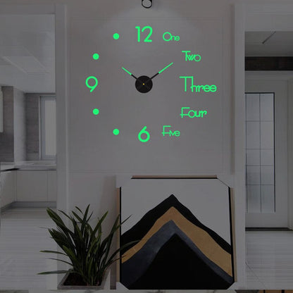Künstlerische Wanduhr mit anpassbarem Design
