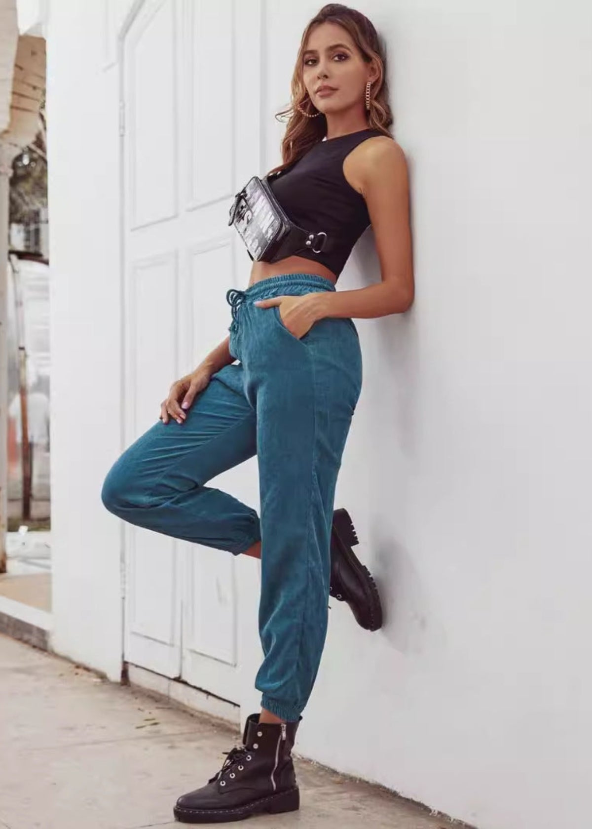 Damen-Cordhose für den Herbst mit geradem Bein und strukturierter Passform