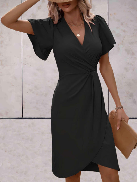 Schmal geschnittenes Kleid mit fließenden Ärmeln | Ideal für Frühling und Herbst