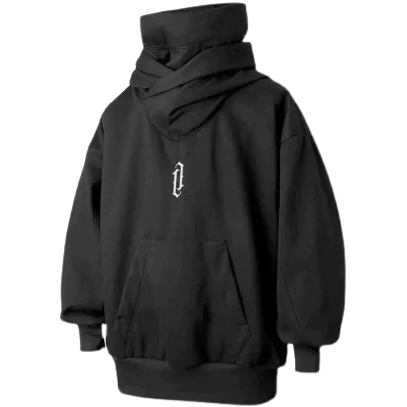 Schwarzer Oversize-Hoodie mit Kapuze und Kängurutasche, minimalistisches Design, weißes Logo auf der Rückseite, modischer Streetwear-Stil.