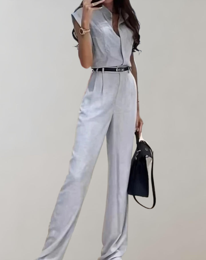 Kurzarm-Jumpsuit mit weiten Beinen und Knopfdesign – ideal für Sommer