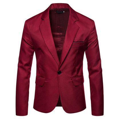 Roter Herrenblazer, einreihig, mit zwei Taschen und Reverskragen. Eleganter Anzugjacke für formelle Anlässe. Hochwertige Herrenmode.