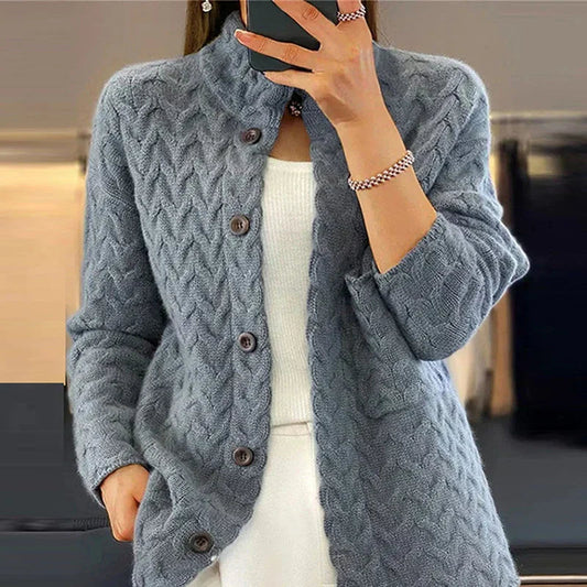 Eleganter Strick-Cardigan  Wärmender Begleiter für Herbst & Winter