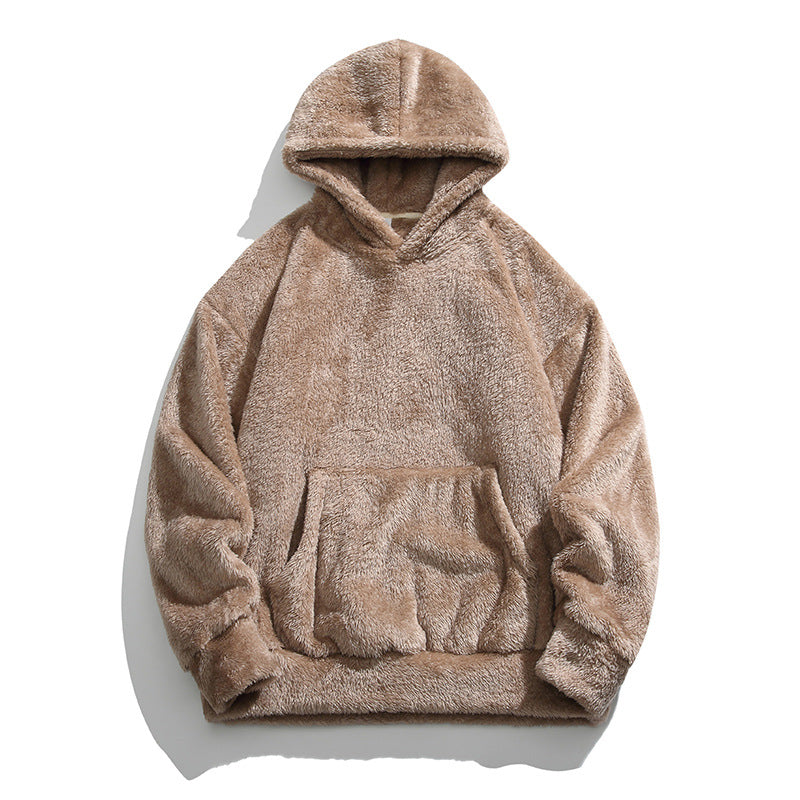 Brauner, flauschiger Hoodie mit Kapuze und Kängurutasche, ideal für Herbst und Winter. Bequeme, warme Freizeitmode für Damen und Herren.