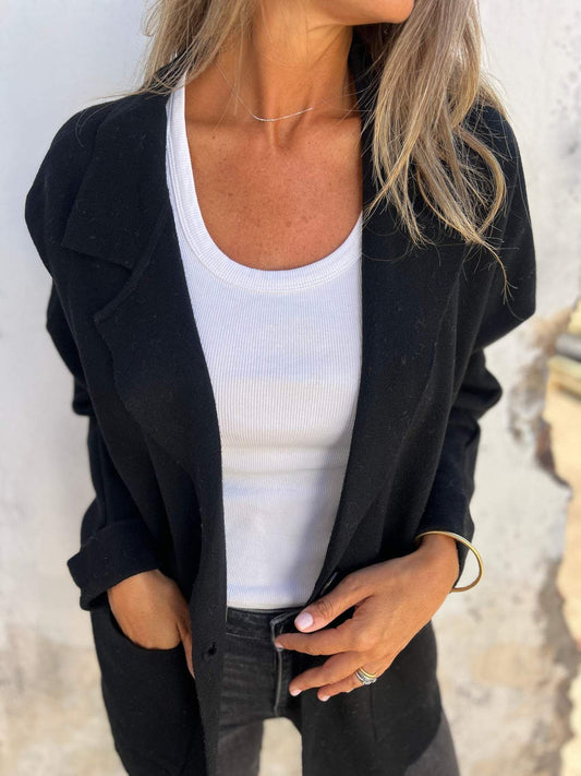 Langer Damenmantel mit Reverskragen und Taschen - Ideal für Herbst und Frühling