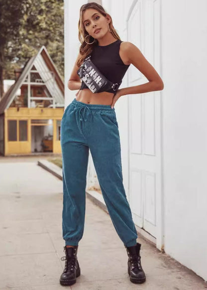 Damen-Cordhose für den Herbst mit geradem Bein und strukturierter Passform