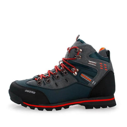 Grauer und schwarzer Wanderschuh mit rotem Schnürsystem, robustem Profil und Markenlogo. Ideal für Outdoor-Aktivitäten und Trekking.