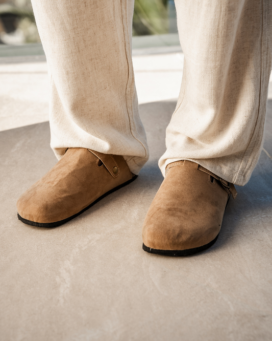 Herren Slip-On-Clogs mit Struktur-Oberfläche und Kontrastnähten