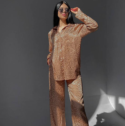 Damen Pyjama-Set mit Leopardenmuster, Langarm-Button-Up-Top und Bindehose