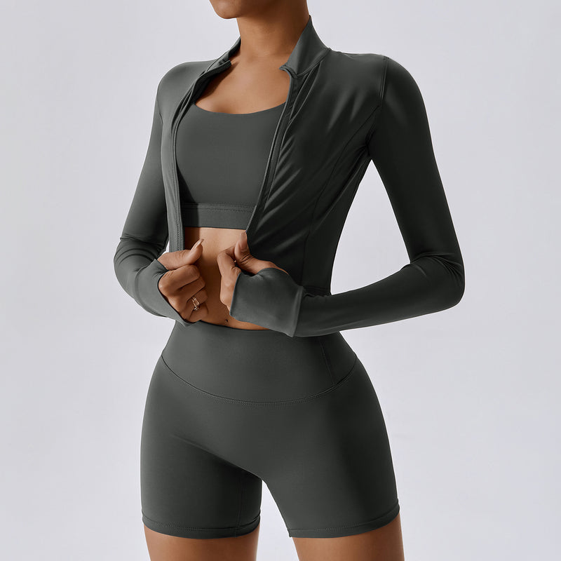 Damen-Sport-Set für den Frühling – Dreiteilig mit Langarm-Sport-BH, Shorts und hüftlanger Jack