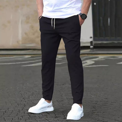 Herren Slim Fit Cropped Straight Pants mit einfarbigem Design