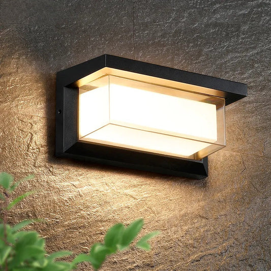 Wetterfeste LED-Wandleuchte mit Bewegungssensor