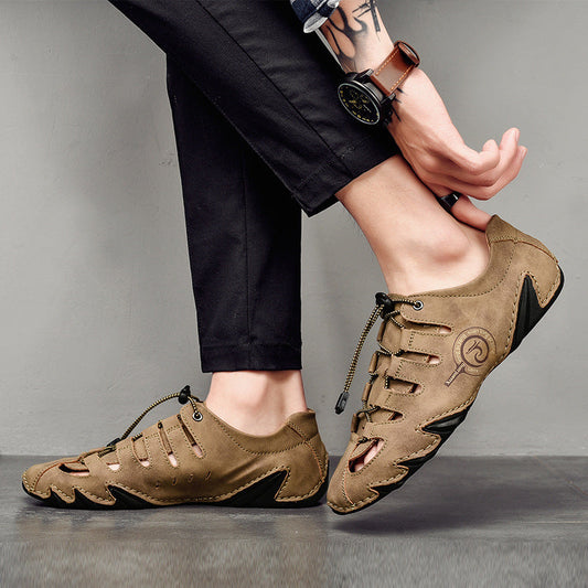 Herren Freizeitschuhe aus braunem Leder mit Schnürung, sportlich und bequem, ideal für Alltag und Outdoor-Aktivitäten. Trendige Herrenschuhe.