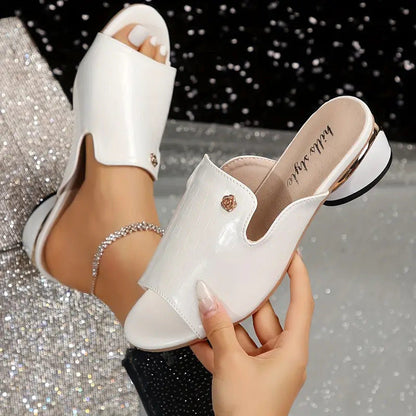 Chunky Heel Sandalen aus Lackleder mit Offener Zehenpartie | Ideal für den Sommer