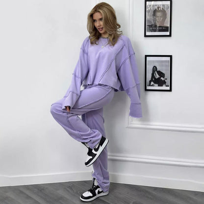 Damen-Strickset für den Herbst mit langärmligem Pullover und Hose mit geradem Bein und Einsatzdetails