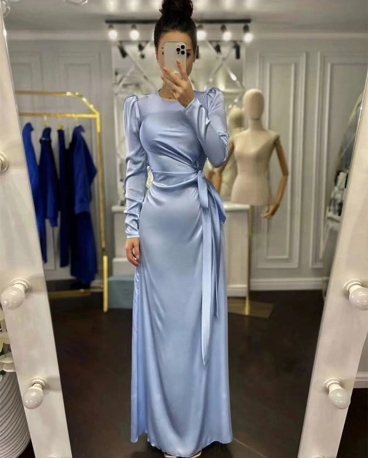 Tailliertes Kleid mit unregelmäßigem Saum – Ideal für Frühling und Sommer