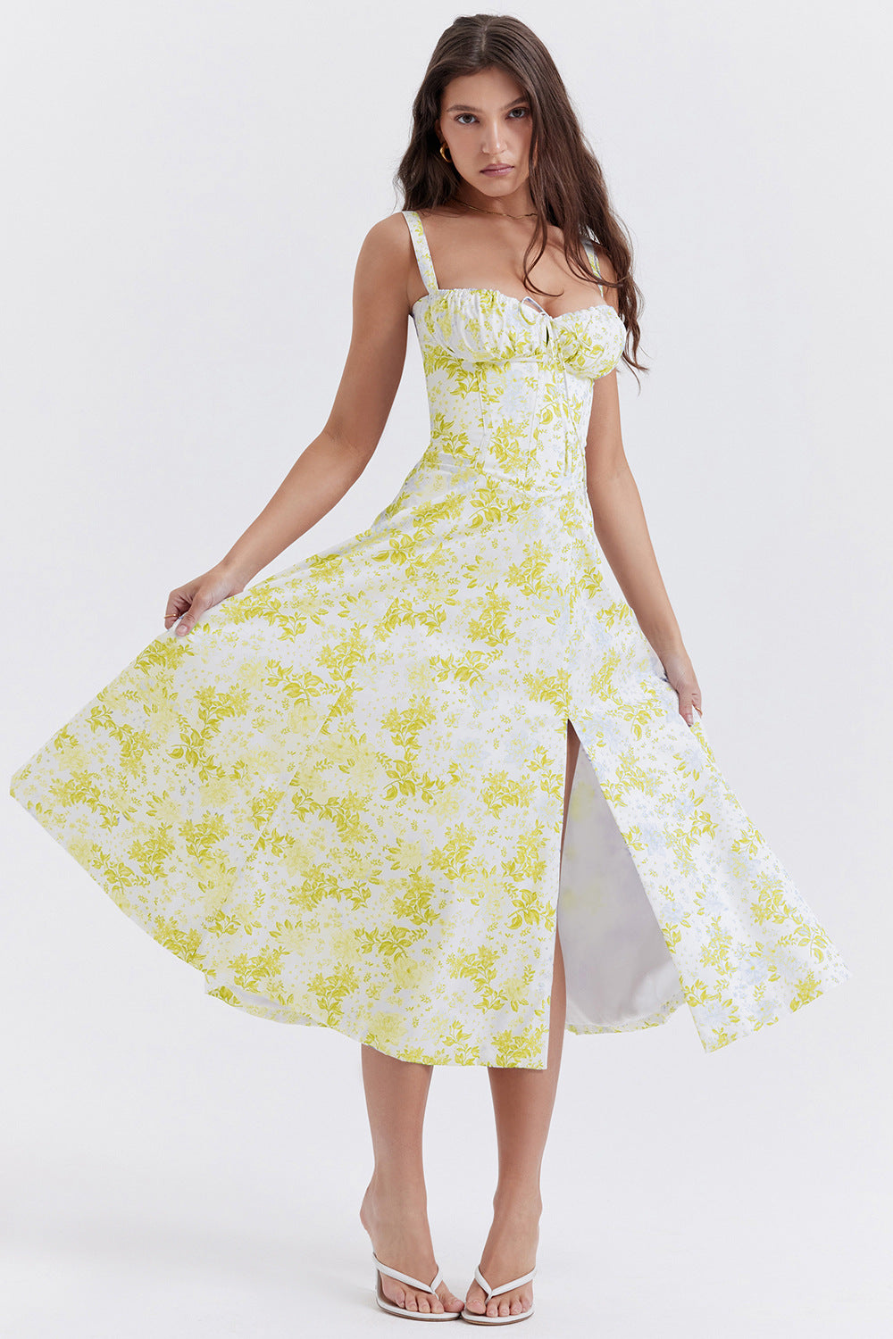Damenkleid mit Blumenmuster und verstellbaren Trägern | Ideal für den Sommer