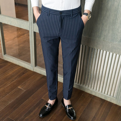 Herren-Anzughose mit Slim Fit, Streifenmuster und geradem Bein