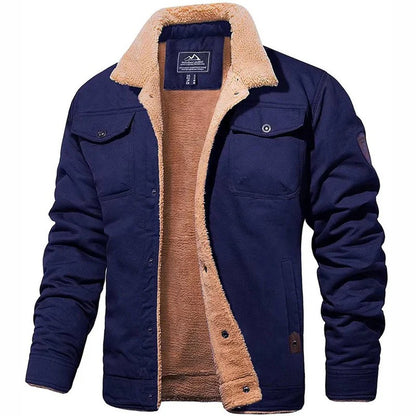 Dunkelblaue Herrenjacke mit braunem Fleecefutter, zwei Brusttaschen und Knopfleiste. Winterjacke, warm, modisch, Outdoor-Bekleidung.