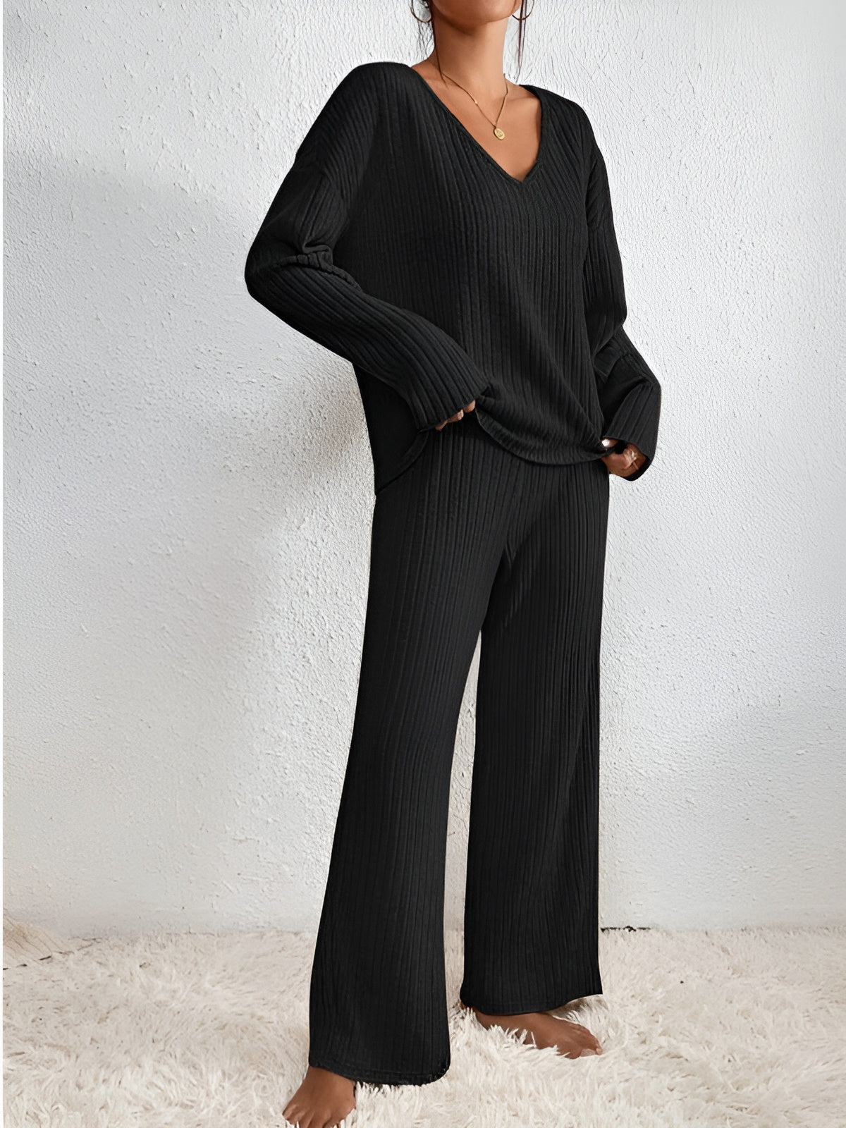 Zweiteiliges Strick-Set mit V-Ausschnitt Pullover & Hose | Ideal für Herbst & Winter