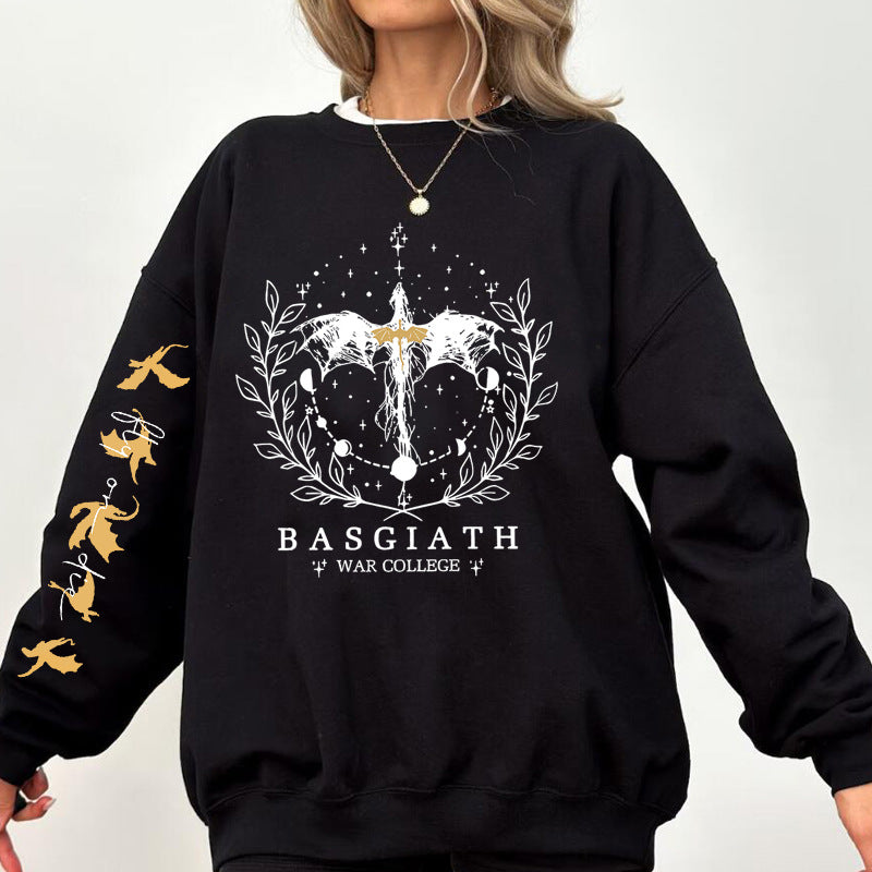 Schwarzer Pullover mit Basgiath War College-Design, verziert mit einem Schwert und Drachenmotiv. Perfekt für Fantasy-Mode und Cosplay-Enthusiasten.