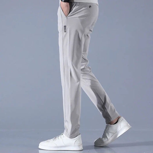 Herren-Golfhose mit taillierter Passform, feuchtigkeitsableitendem Design und verstärkten Nähten