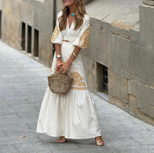 Maxikleid mit V-Ausschnitt und zarter Stickerei | Ideal für den Sommer